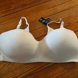NEW WITH TAGS white Torrid bra Size 44G